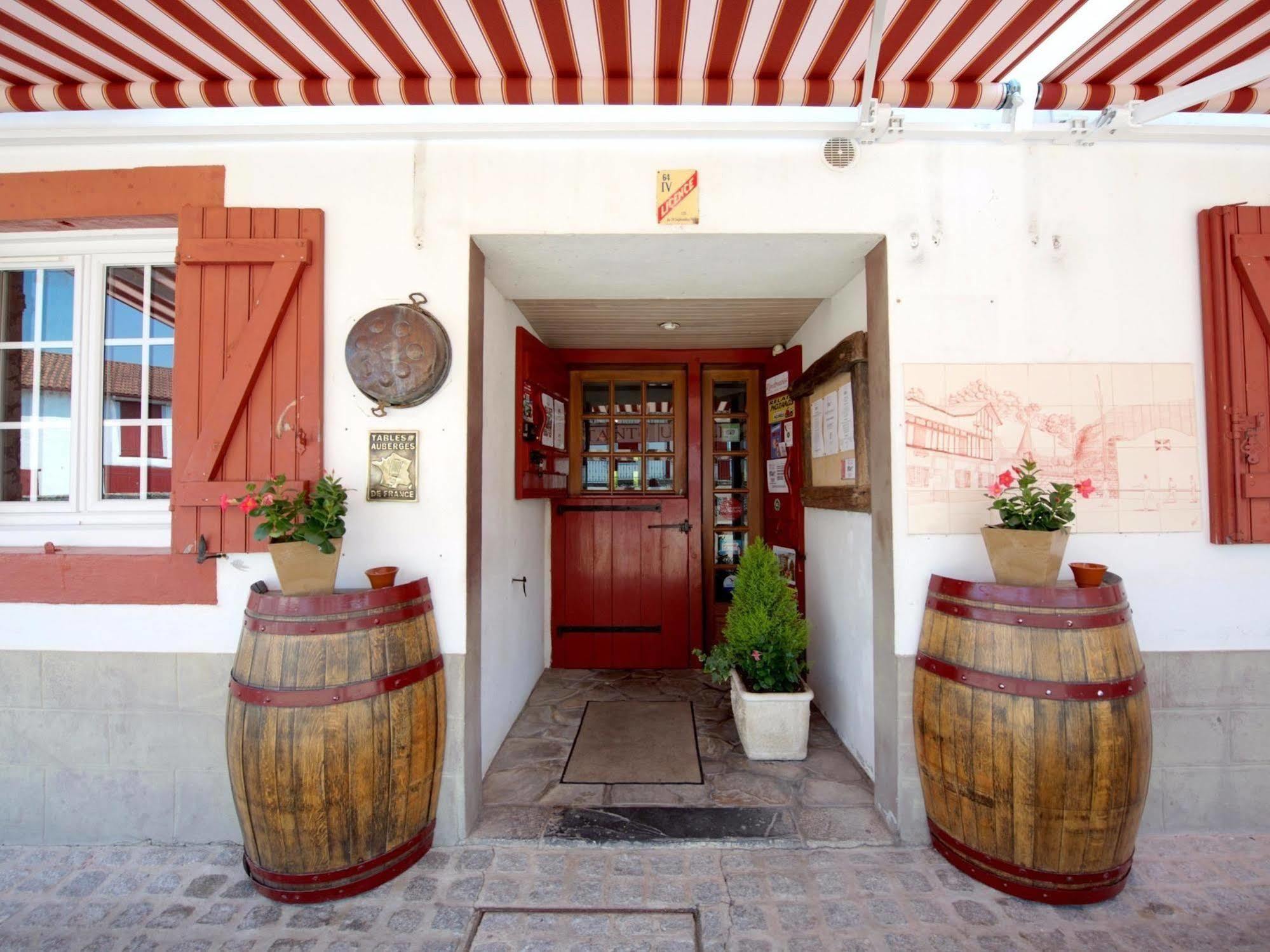 Auberge Chez Tante Ursule Cambo-les-Bains Exterior photo